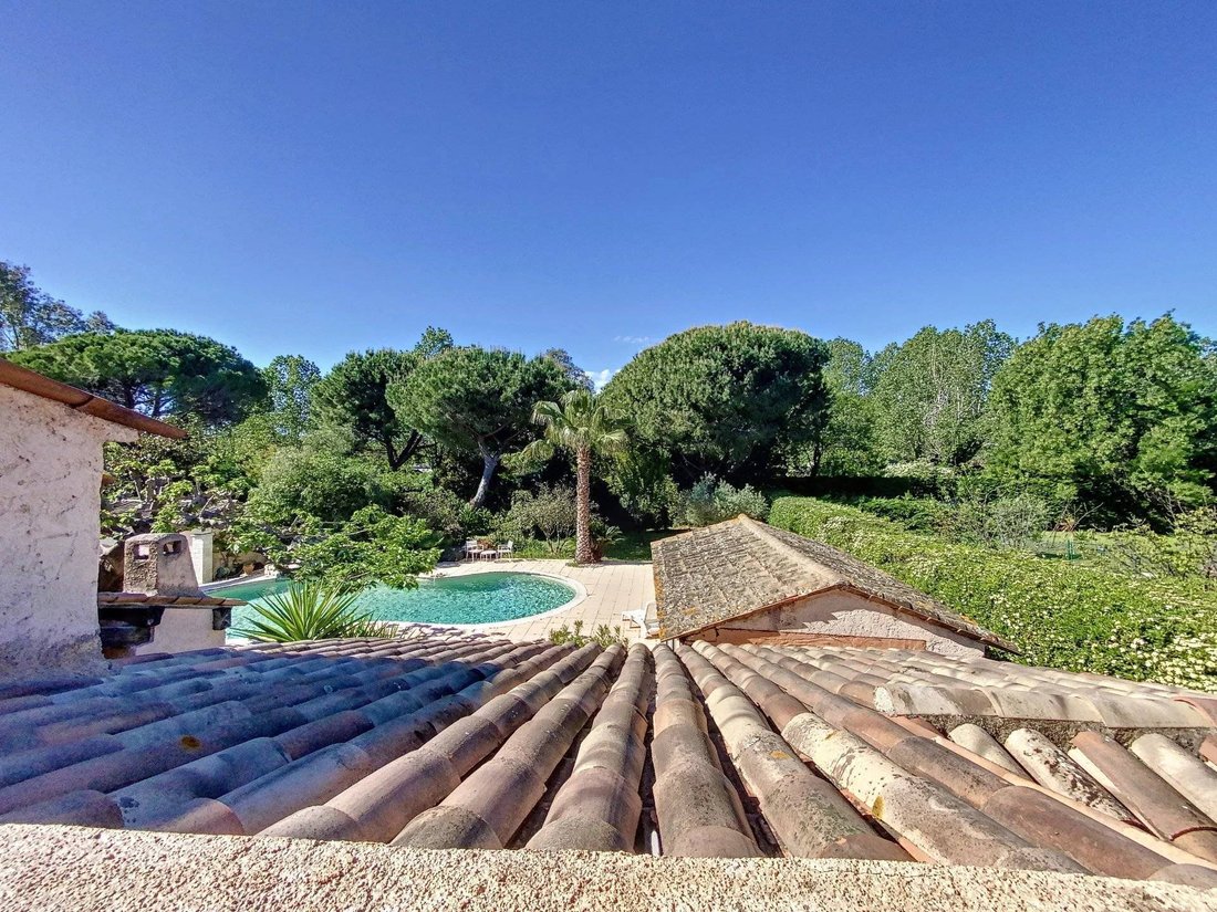 Villa en Les Bastides, Antibes, Francia 1 - 15653863