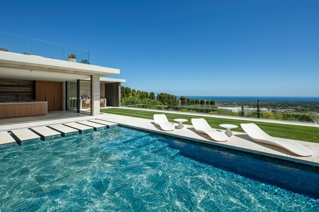 Villa in Sotogrande, San Roque, Andalusia 2 - 18999970
