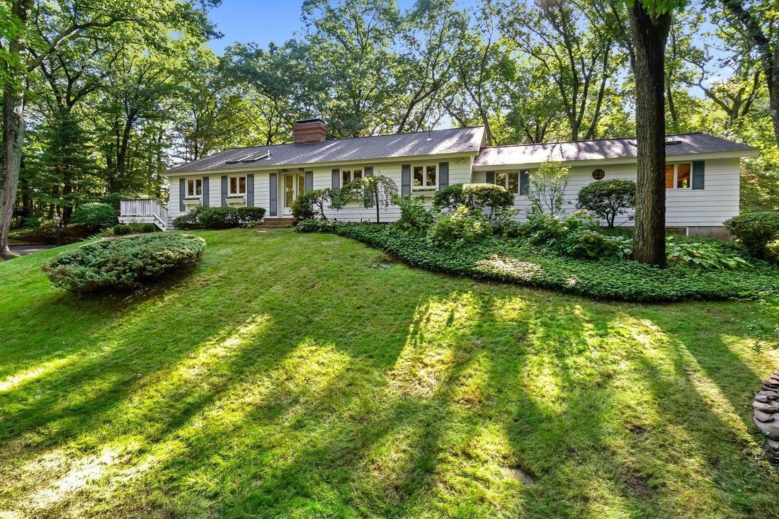 House in Danvers, Massachusetts, United States 2 - 18999985