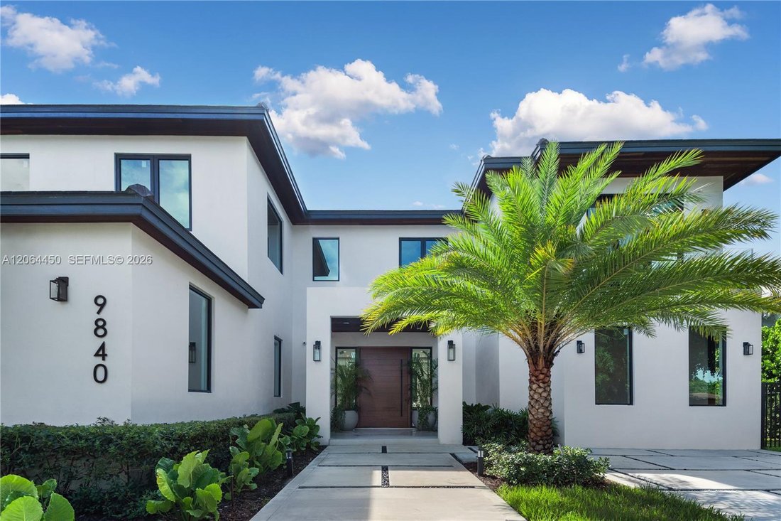 Casa a Coral Gables, Florida, Stati Uniti 1 - 18702563