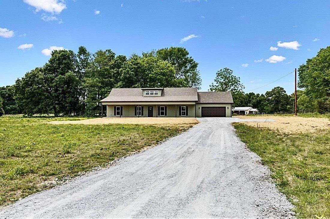 House in Shelbyville, Tennessee, United States 4 - 19000006