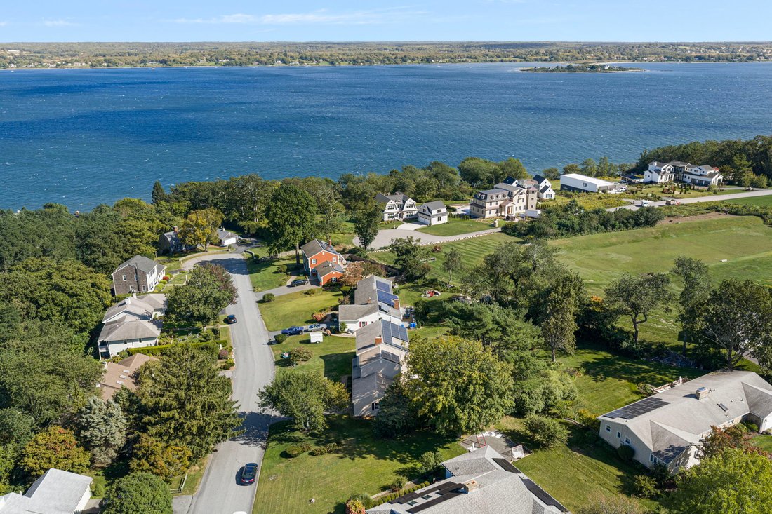 House in Portsmouth, Rhode Island, United States 5 - 19000014