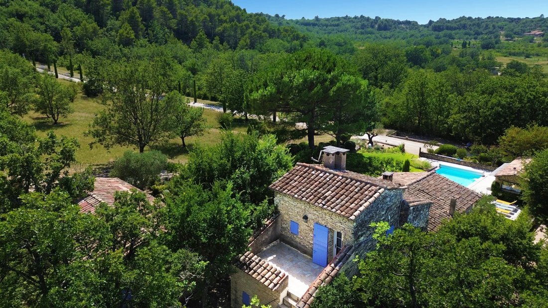 Estate in Gordes, Provence-Alpes-Côte d'Azur, France 3 - 19007952