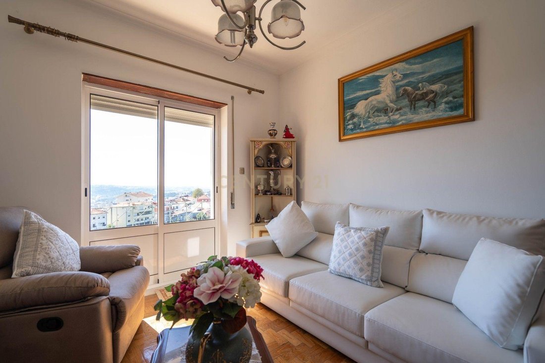 Villa in Santo Antonio dos Olivais, Coimbra District, Portugal 2 - 19007487