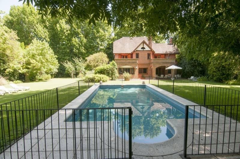House in Béccar, Buenos Aires Province, Argentina 1 - 19002352