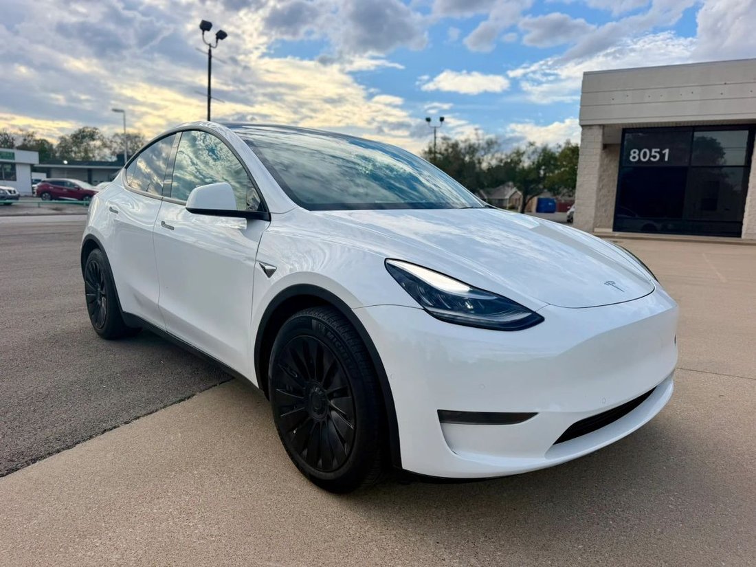 Suv in North Richland Hills, TX, United States 3 - 19002025