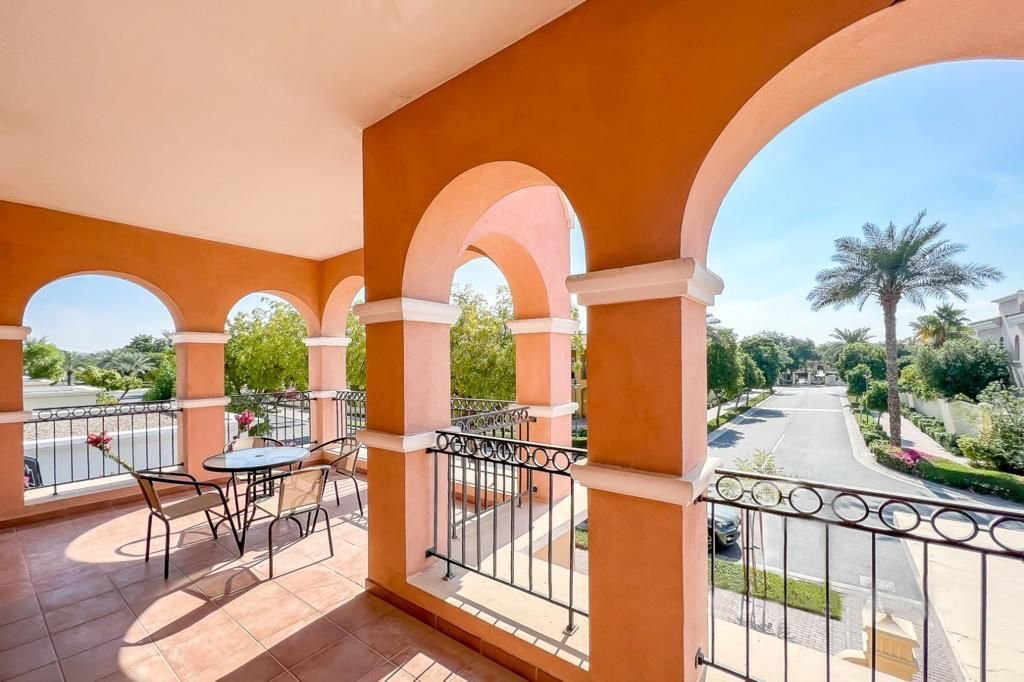 Villa in Al Wasl, Dubai, United Arab Emirates 2 - 19006144
