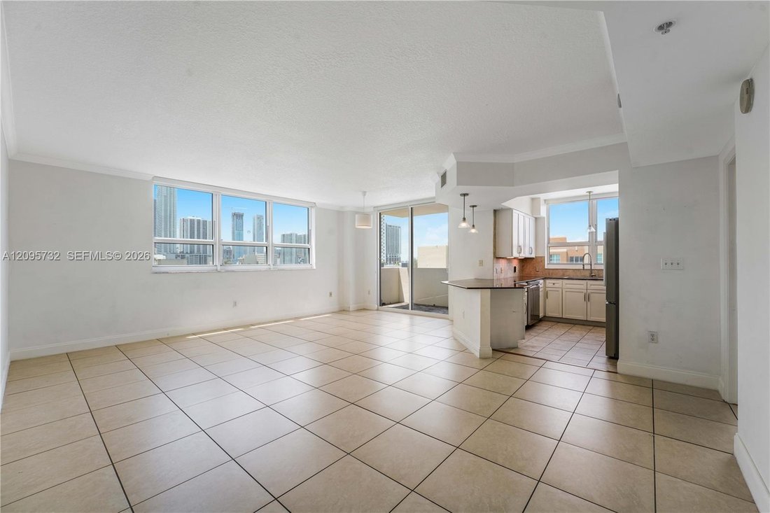 Condo in Miami, Florida, United States 5 - 19004148