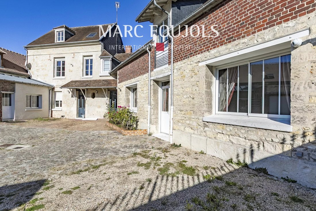 House in Compiegne, Hauts-de-France, France 1 - 19001718