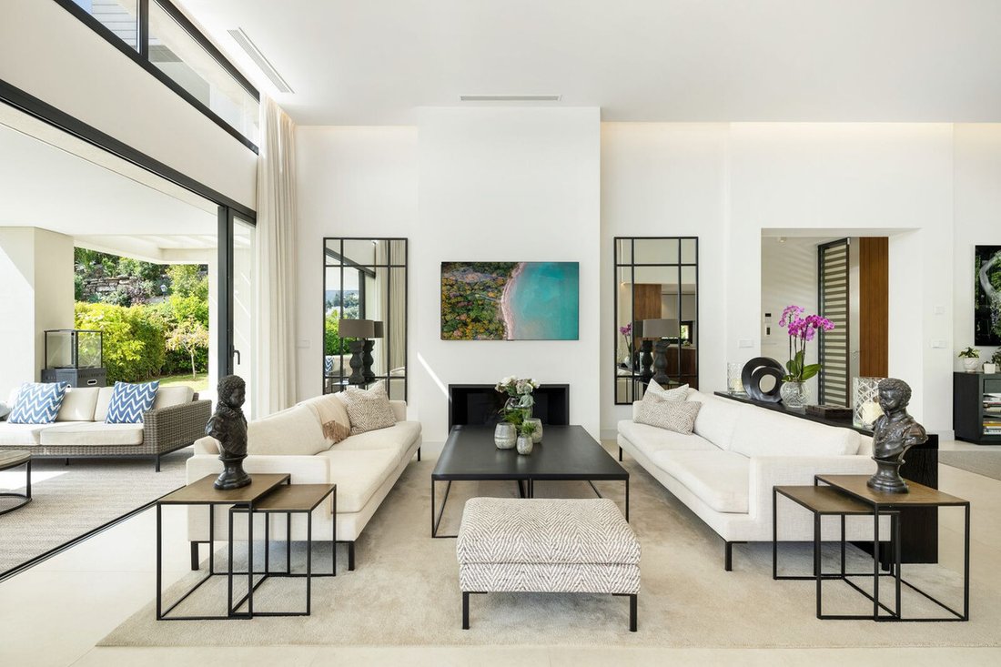 Villa in Puerto Banus, Marbella, Spain 4 - 19001492