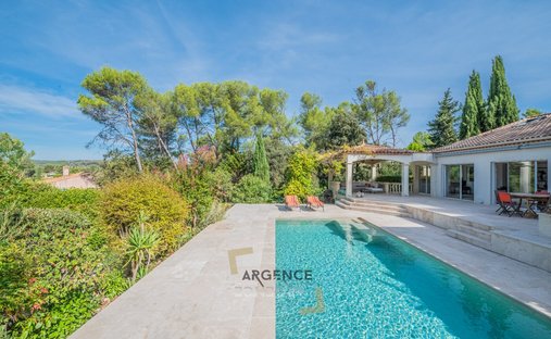 House in Nord, Saint-Clement-de-Riviere, France 1