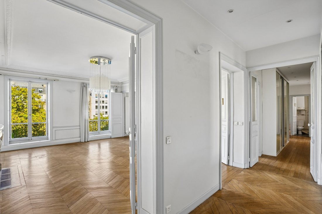 Apartment in Chaillot, Paris 16e Arrondissement, Paris 2 - 19001825