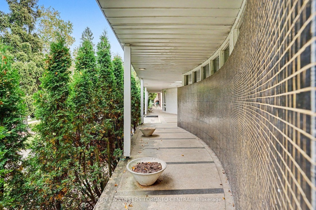 House in Toronto, Ontario, Canada 3 - 19007435