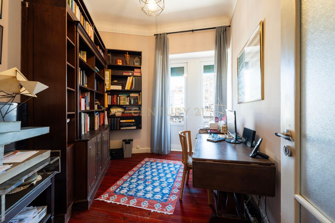 Apartment in Arroios, Lisbon, Portugal 5 - 19007489