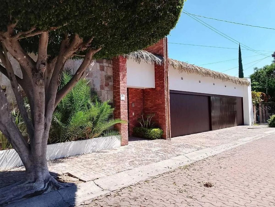 House in Santiago de Querétaro, Querétaro, Mexico 1 - 19002379
