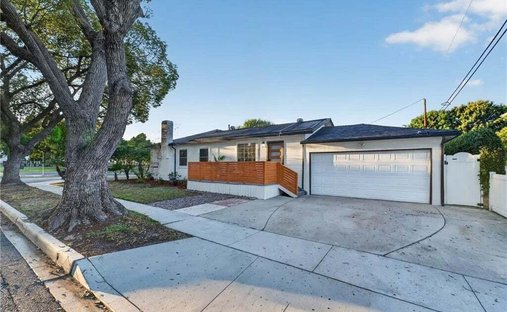 House in Signal Hill, California, United States 1