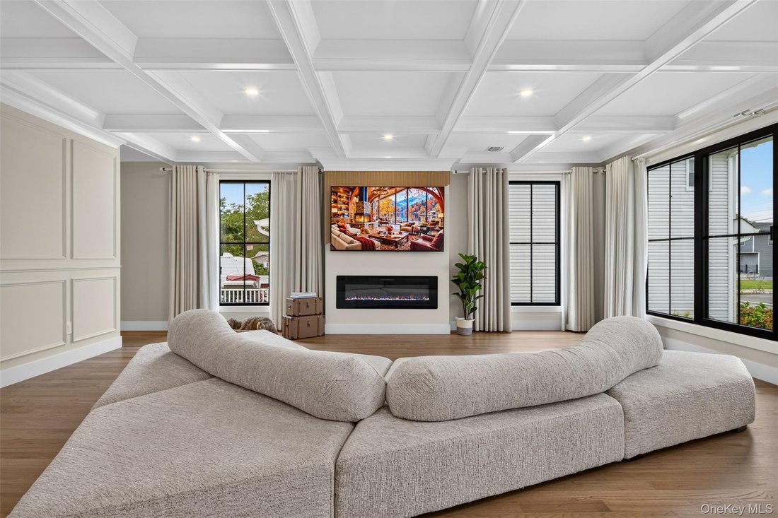 Casa en Lindenhurst, Nueva York, Estados Unidos 4 - 19000406