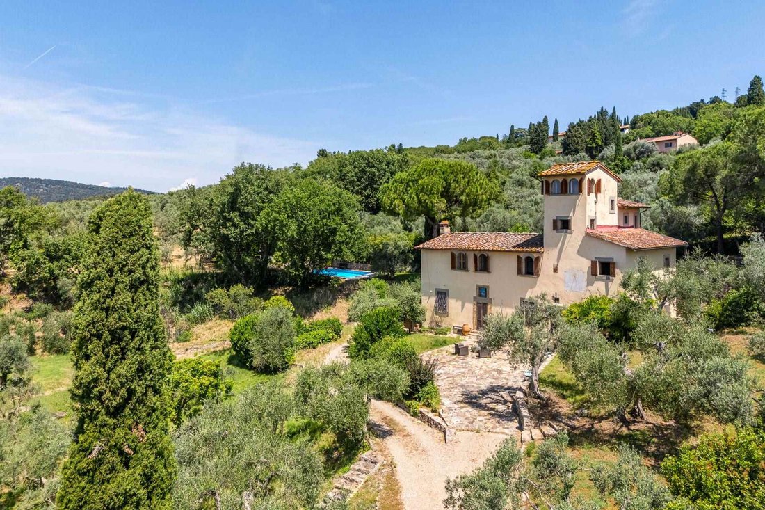 Villa in Settignano, Florence, Tuscany 2 - 18393281