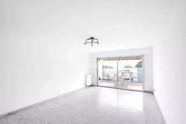 Appartamento a Saint-Laurent-du-Var, Provenza-Alpi-Costa Azzurra, Francia 2 - 17135773