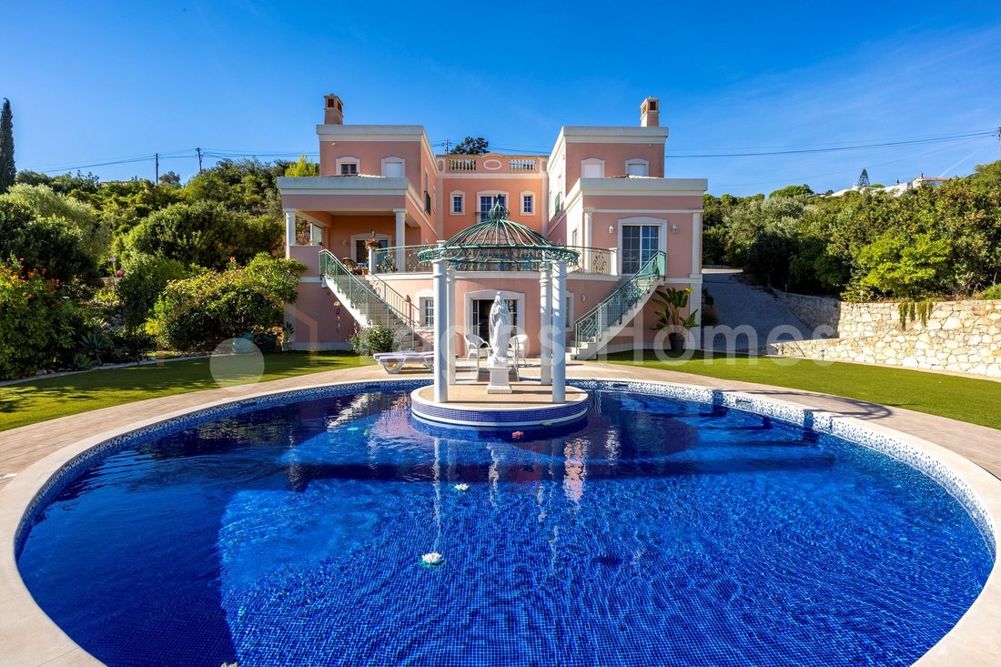 Villa in Santa Barbara de Nexe, Algarve, Portugal 1 - 19004762