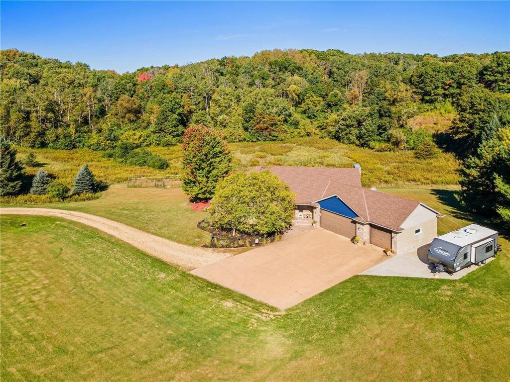 House in Hudson, Wisconsin, United States 1 - 19006546