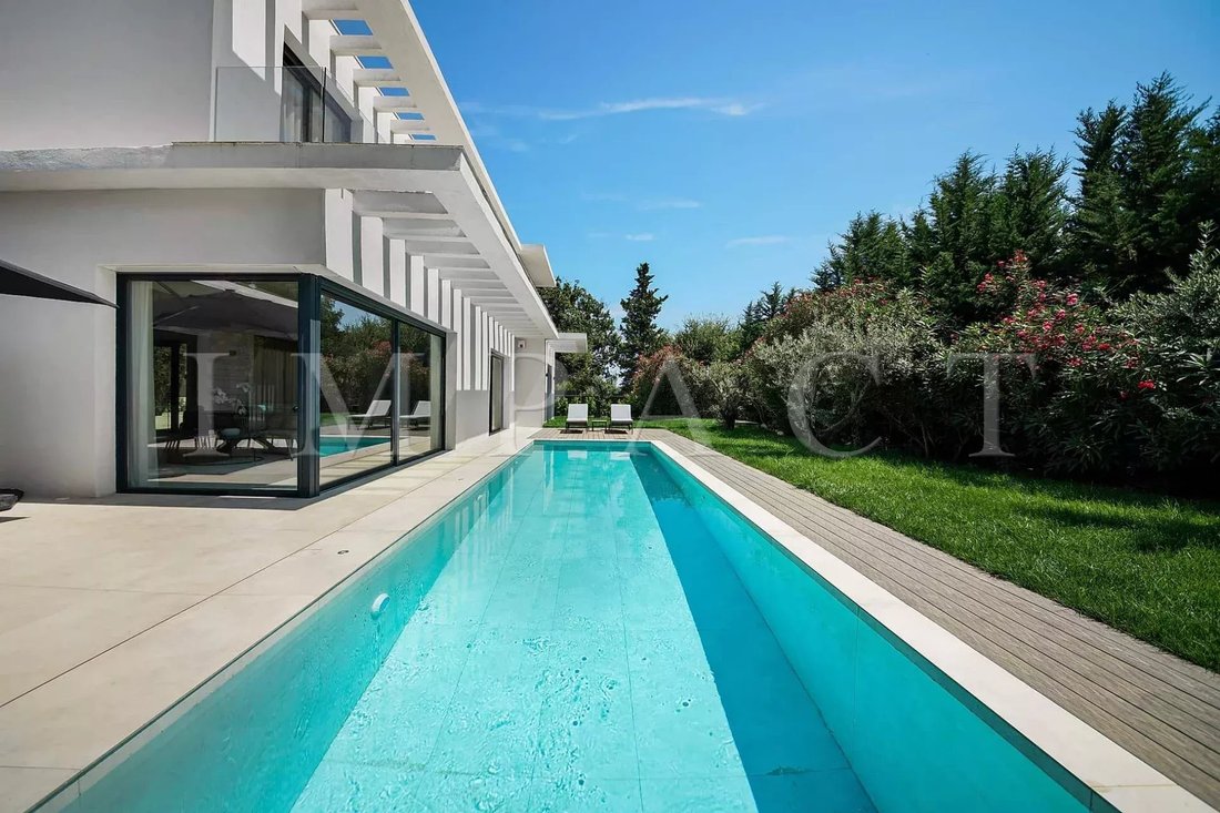 Villa in Mougins, Provence-Alpes-Côte d'Azur, France 3 - 19007070