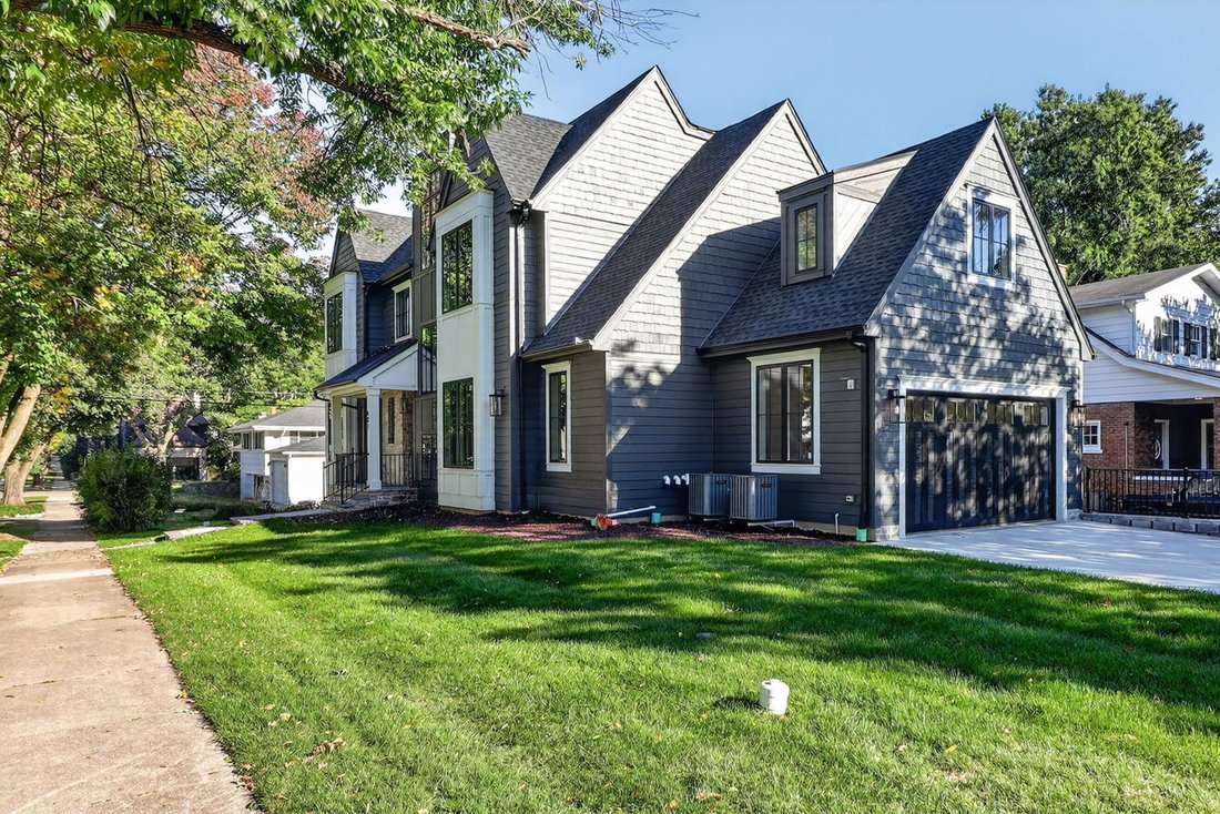 House in Hinsdale, Illinois, United States 2 - 19004013