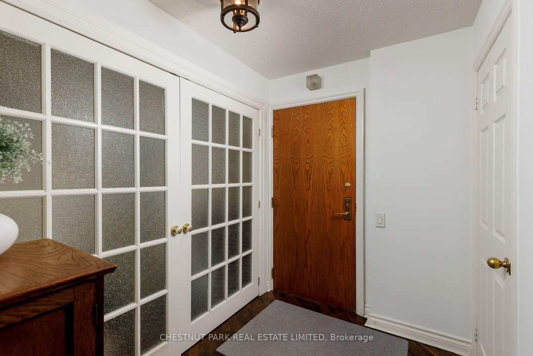 Apartment in Toronto, Ontario, Canada 2 - 19008094