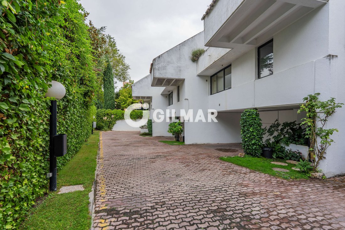 Townhouse in La Moraleja, Alcobendas, Comunidad de Madrid 1 - 19000194