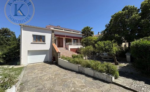 House in Hyeres, Provence-Alpes-Côte d'Azur, France 1