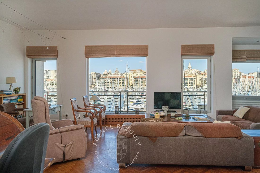 Apartment in Saint Victor, 7e Arrondissement, Marseille 3 - 19001069