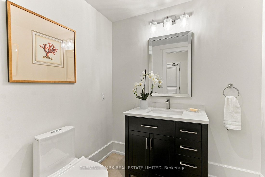 Apartment in Toronto, Ontario, Canada 4 - 19008083
