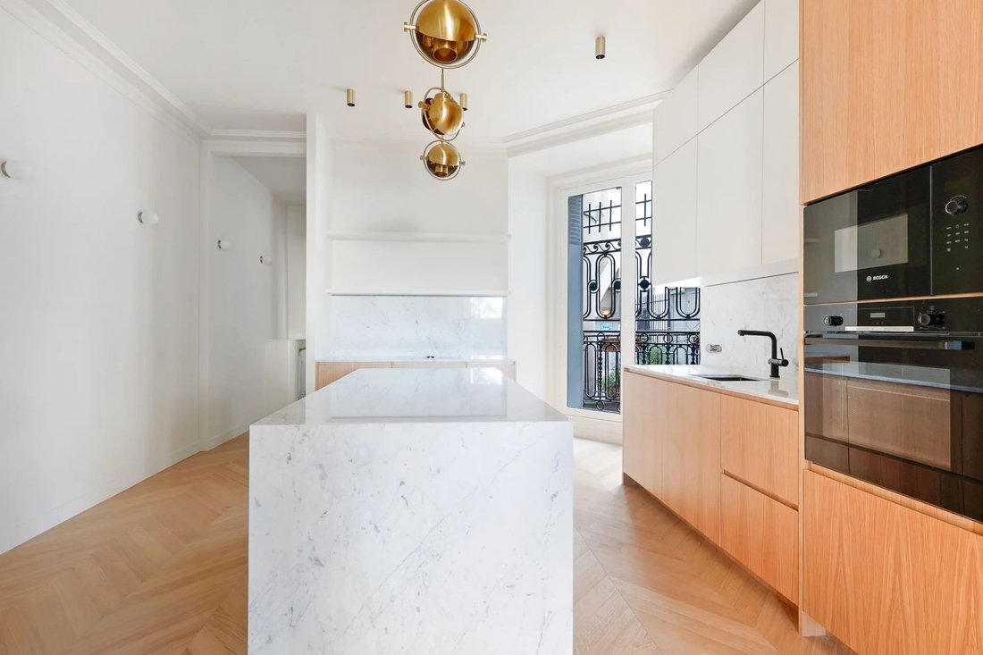 Apartment in Gros Caillou, Paris 7e Arrondissement, Paris 5 - 19001769
