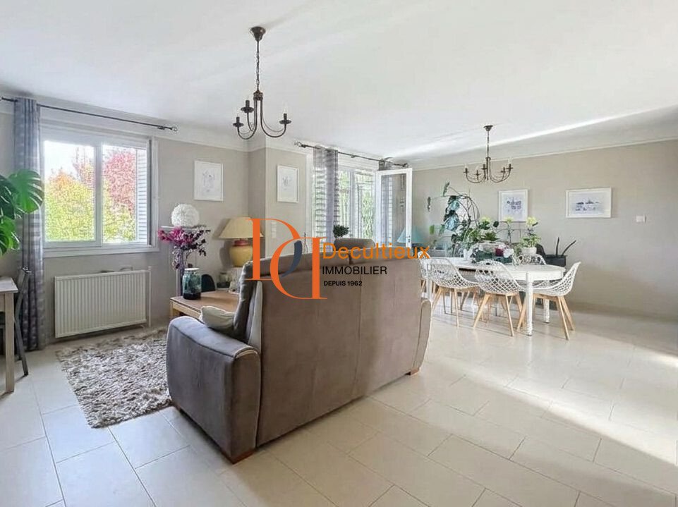 House in Charbonnieres-les-Bains, Auvergne-Rhône-Alpes, France 1 - 19006237