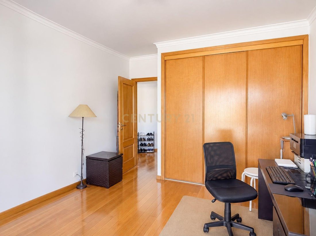 Apartment in Arroios, Lisbon, Portugal 3 - 18089848