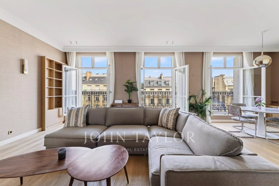 Apartment in Porte Dauphine, Paris 16e Arrondissement, Paris 4 - 19001810