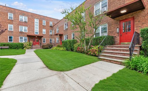 Co Op in Rockville Centre, New York, United States 1