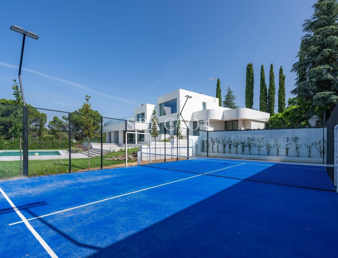 Chalet a Boadilla del Monte, Madrid, Spagna 4 - 18357584