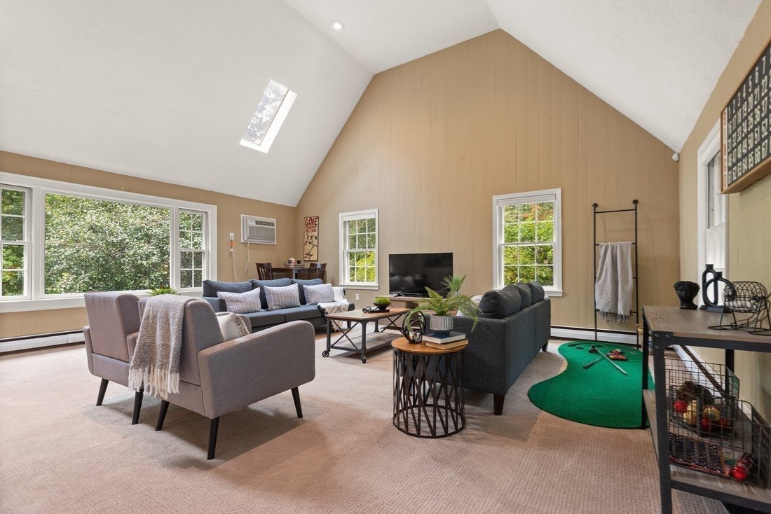 House in Westford, Massachusetts, United States 5 - 19001125