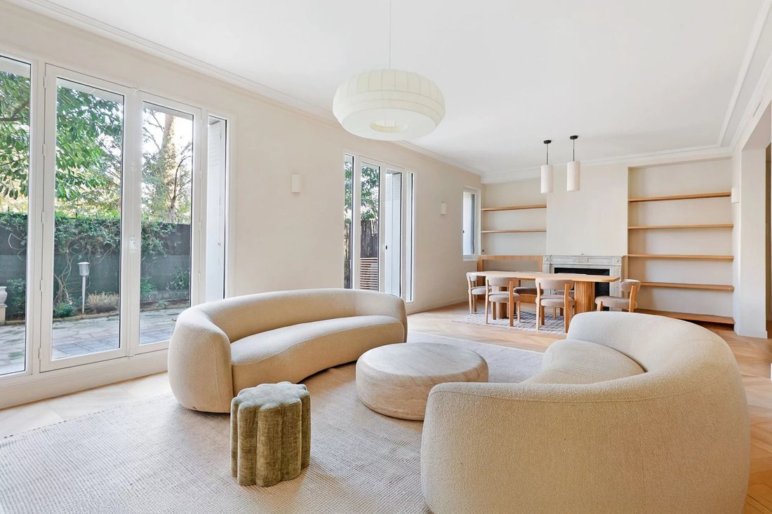 Apartment in Gros Caillou, Paris 7e Arrondissement, Paris 3 - 19001769