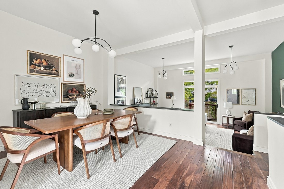 House in Toronto, Ontario, Canada 4 - 19001902