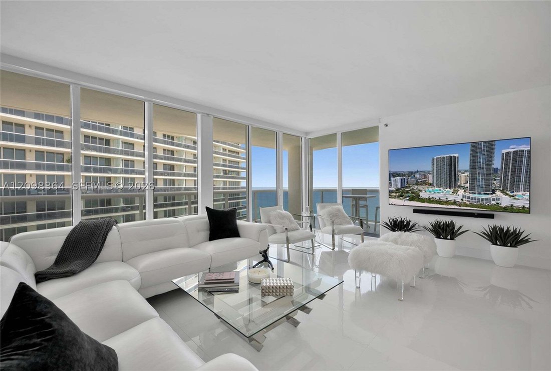 Condo in Hallandale Beach, Florida, United States 5 - 19003579