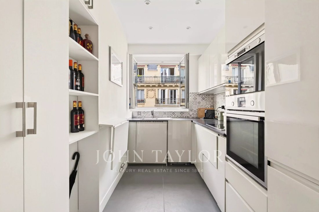Apartment in Auteuil Sud, Paris 16e Arrondissement, Paris 3 - 19001820