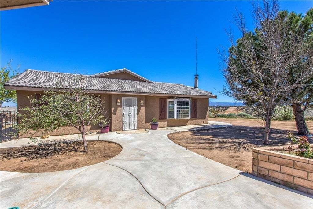 House in Hesperia, California, United States 4 - 16417414