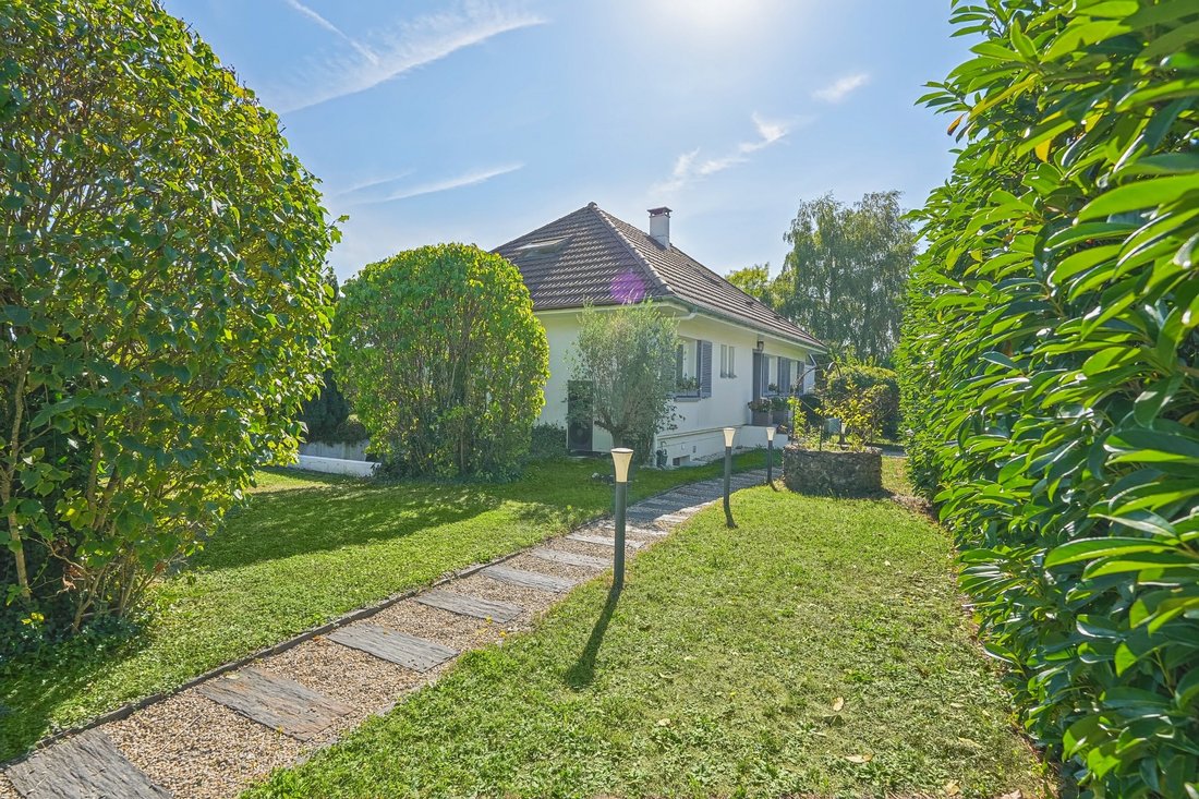 House in Divonne-les-Bains, Auvergne-Rhône-Alpes, France 2 - 19004333