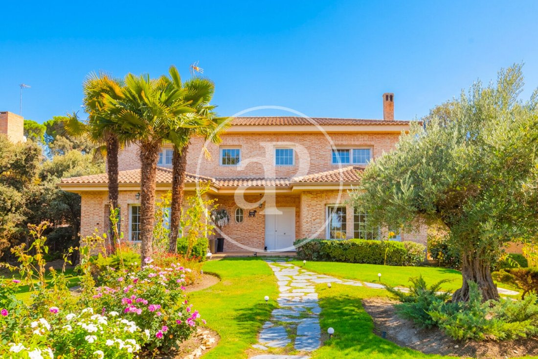 Villa in San Sebastián de los Reyes, Comunidad de Madrid, Spain 2 - 19007388