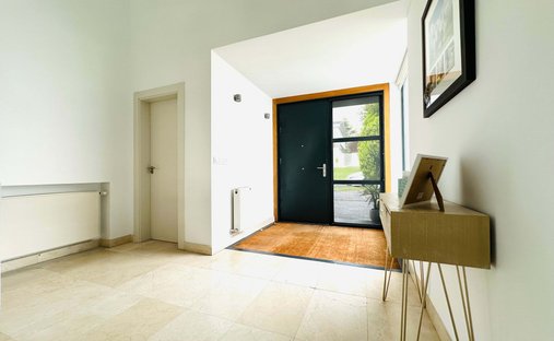 Chalet in Hortaleza, Madrid, Spain 1