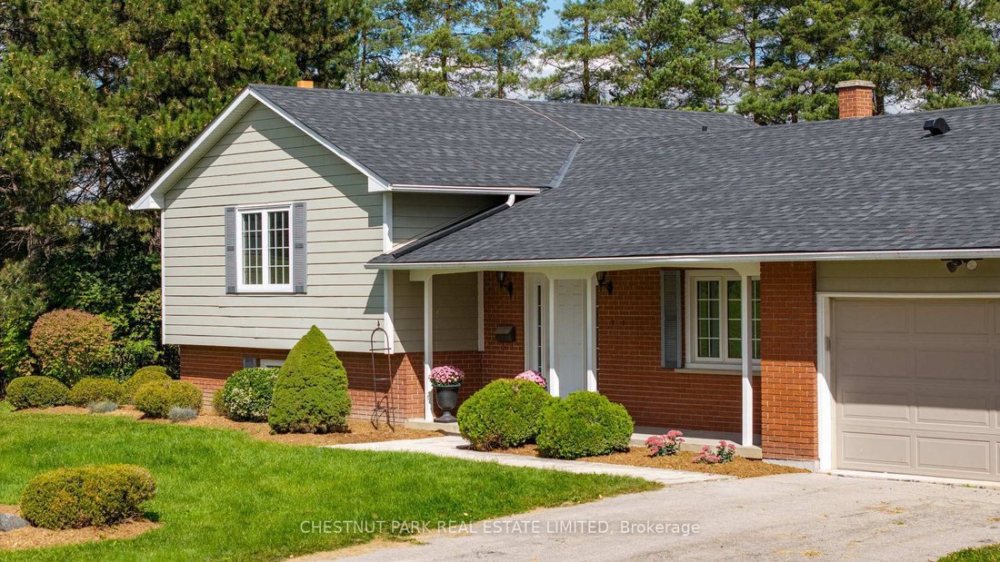 House in King, Ontario, Canada 3 - 19007880