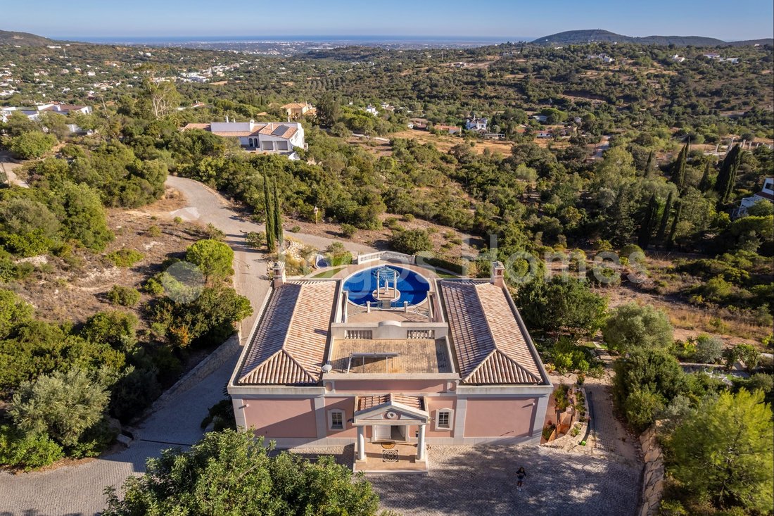 Villa in Santa Barbara de Nexe, Algarve, Portugal 3 - 19004762