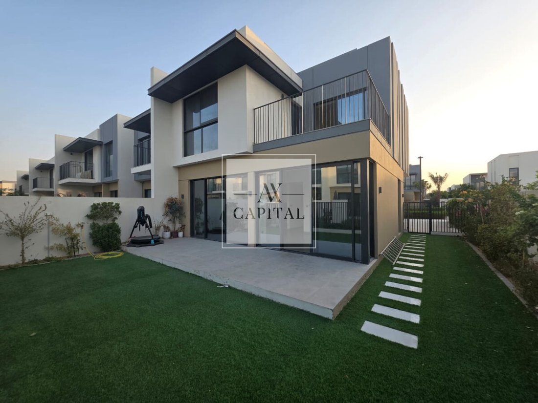 Townhouse in Ud al Bayda, Dubai, United Arab Emirates 1 - 19001480